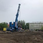 Balvan před českobudějovickou knihovnou po 45 letech změnil místo