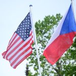 Písek jako město setkání armád. Na počest vítězů vlála americká i sovětská vlajka