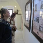 V táborské Galerii 140 měli kominíci sraz. Otevřela se výstava o jejich řemesle