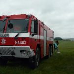 Ani vytrvalý déšť lidi neodradil. Za vojáky přišli