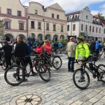 Cyklisté v Třeboni společně šlápli do pedálů, za krásou jihočeských blat se jich vydaly dvě stovky