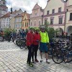 Cyklisté v Třeboni společně šlápli do pedálů, za krásou jihočeských blat se jich vydaly dvě stovky