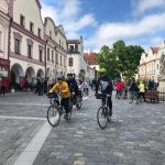 Cyklisté v Třeboni společně šlápli do pedálů, za krásou jihočeských blat se jich vydaly dvě stovky