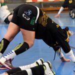 Jan Řehtačka Zborník zahrnul házenkářky květinami