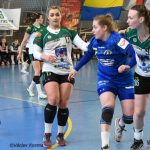 Jan Řehtačka Zborník zahrnul házenkářky květinami