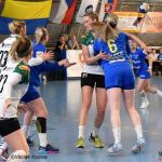 Jan Řehtačka Zborník zahrnul házenkářky květinami