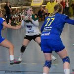 Jan Řehtačka Zborník zahrnul házenkářky květinami