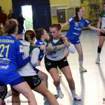 Jan Řehtačka Zborník zahrnul házenkářky květinami