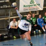 Jan Řehtačka Zborník zahrnul házenkářky květinami