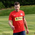 Jediný gól vstřelil kapitán Listopad, jeho tým podržel gólman Krt