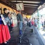 Poprask na ražickém nádraží. Oslavy obce a dráhy zahájil příjezd parní lokomotivy