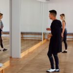 Lekce v rytmu salsy pulzovaly tanečním studiem Grand