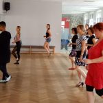 Lekce v rytmu salsy pulzovaly tanečním studiem Grand