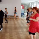 Lekce v rytmu salsy pulzovaly tanečním studiem Grand