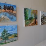 Galerii U Hrocha rozzářily výtvarné práce klientů bechyňského Domova pro seniory