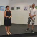 Galerii U Hrocha rozzářily výtvarné práce klientů bechyňského Domova pro seniory