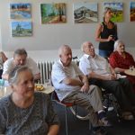Galerii U Hrocha rozzářily výtvarné práce klientů bechyňského Domova pro seniory