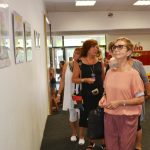 Galerii U Hrocha rozzářily výtvarné práce klientů bechyňského Domova pro seniory