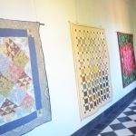 V knihovně uvidíte tvorbu patchworku a art quiltu