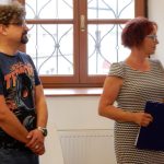 Galerie U Radnice vystavuje dílo výtvarníka se záběrem od leporela ke Komenskému