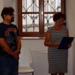 Galerie U Radnice vystavuje dílo výtvarníka se záběrem od leporela ke Komenskému