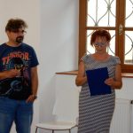 Galerie U Radnice vystavuje dílo výtvarníka se záběrem od leporela ke Komenskému