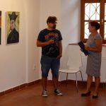 Galerie U Radnice vystavuje dílo výtvarníka se záběrem od leporela ke Komenskému