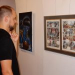 Galerie U Radnice vystavuje dílo výtvarníka se záběrem od leporela ke Komenskému