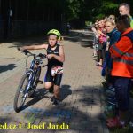 Nevyhráli, přesto se radovali. Mladí triatlonisté ve fotogalerii