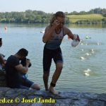 Nevyhráli, přesto se radovali. Mladí triatlonisté ve fotogalerii