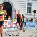 Nevyhráli, přesto se radovali. Mladí triatlonisté ve fotogalerii