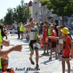 Nevyhráli, přesto se radovali. Mladí triatlonisté ve fotogalerii
