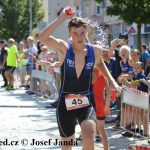 Nevyhráli, přesto se radovali. Mladí triatlonisté ve fotogalerii