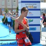 Nevyhráli, přesto se radovali. Mladí triatlonisté ve fotogalerii