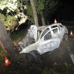 Mezi Municemi a Zliví začalo auto po nárazu hořet