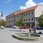 V Lomnici v pátek promítá letní kino na náměstí