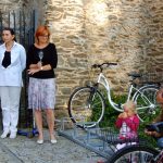 Potvory od Černovického potoka zdobí kamenné zdi strážního hradu