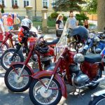 Účastníci srazu veteránů v neděli vyrazili z Chýnova na vyjížďku do Kamenice nad Lipou