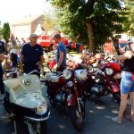 Účastníci srazu veteránů v neděli vyrazili z Chýnova na vyjížďku do Kamenice nad Lipou