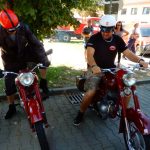 Účastníci srazu veteránů v neděli vyrazili z Chýnova na vyjížďku do Kamenice nad Lipou