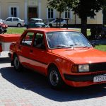 Účastníci srazu veteránů v neděli vyrazili z Chýnova na vyjížďku do Kamenice nad Lipou