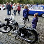 Přes nepřízeň počasí přijelo do Veselí na sto historických vozidel