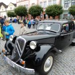 Přes nepřízeň počasí přijelo do Veselí na sto historických vozidel