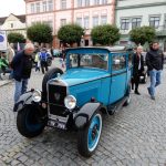Přes nepřízeň počasí přijelo do Veselí na sto historických vozidel