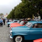 Přes nepřízeň počasí přijelo do Veselí na sto historických vozidel