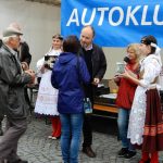 Přes nepřízeň počasí přijelo do Veselí na sto historických vozidel