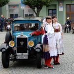 Přes nepřízeň počasí přijelo do Veselí na sto historických vozidel
