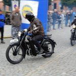 Přes nepřízeň počasí přijelo do Veselí na sto historických vozidel