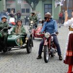 Přes nepřízeň počasí přijelo do Veselí na sto historických vozidel