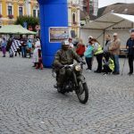 Přes nepřízeň počasí přijelo do Veselí na sto historických vozidel